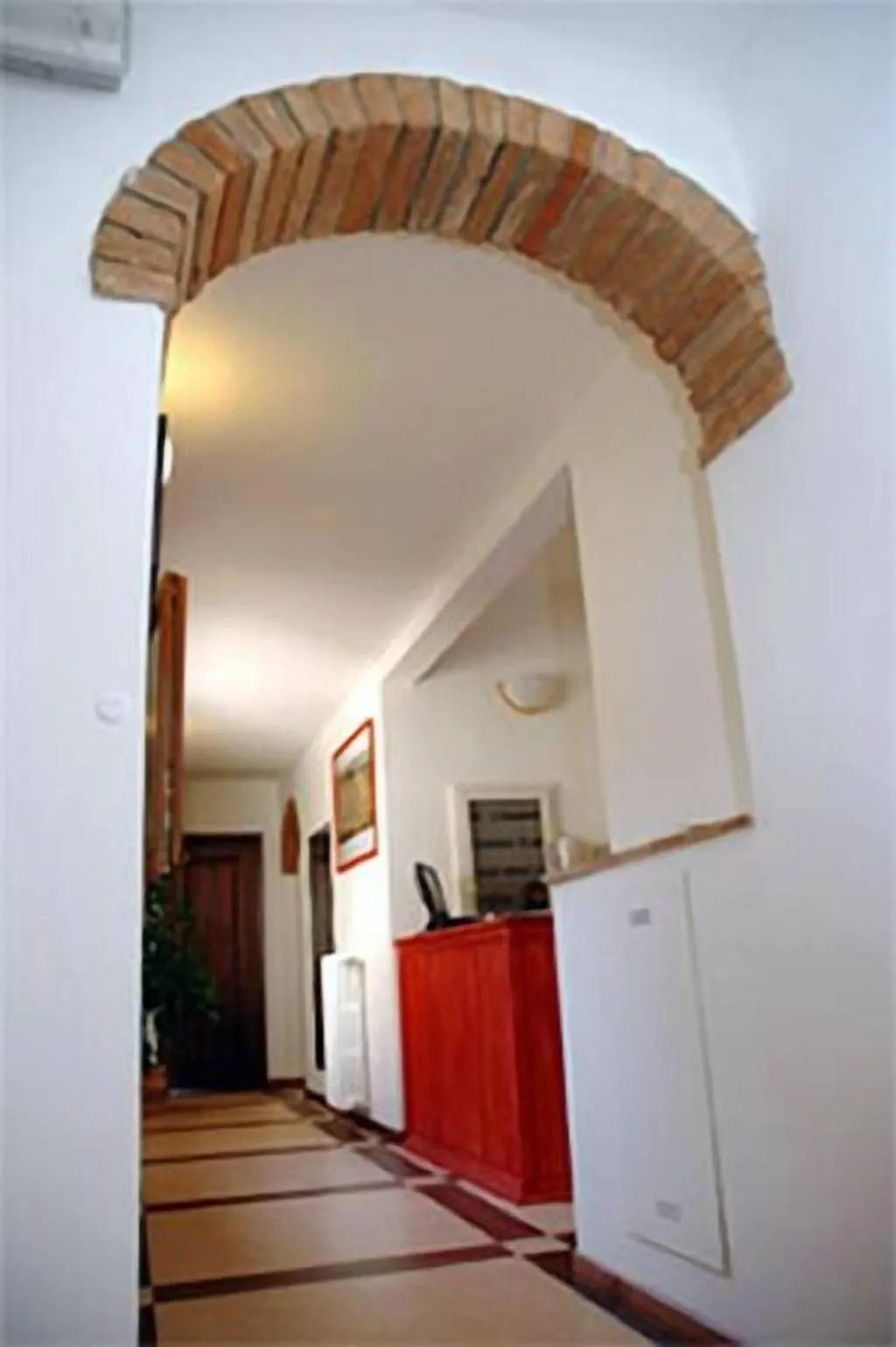 Lobby, Arco Antico, Florence