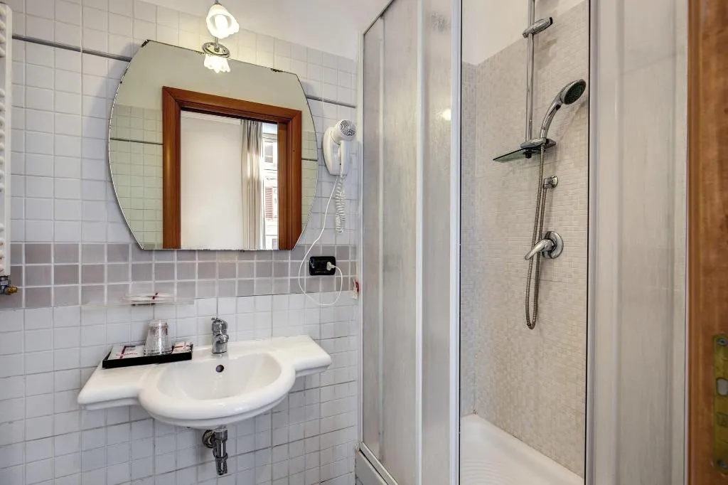 Room, Roma Da Noi, Naples