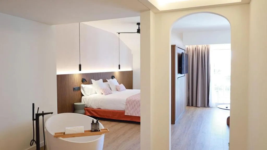 Room, Seth Port Ciutadella, Menorca