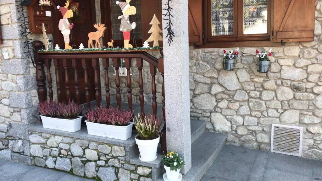 Sports and Entertainment, La Petite Bohême, Costa Brava