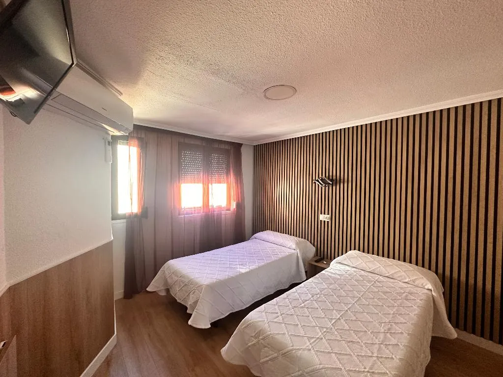 DOUBLE STANDARD Room, Hostal Rober, Madrid