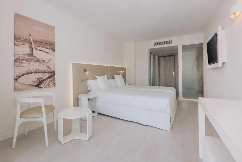 DOUBLE TWO BEDS Room, Iberostar Waves Cala Millor, Majorca