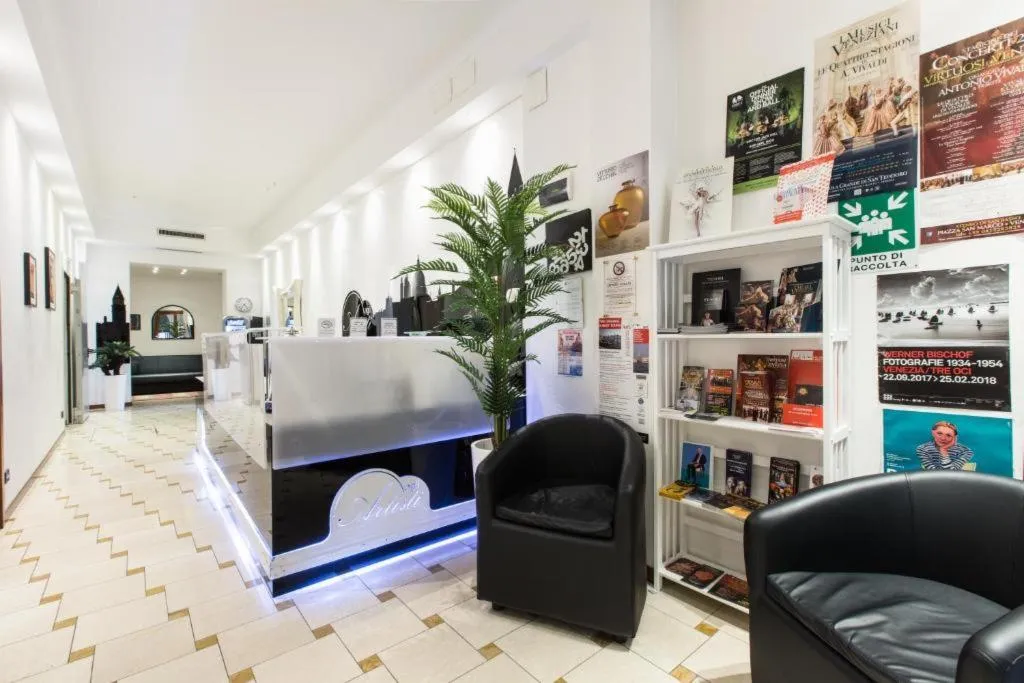 Lobby, Agli Artisti, Venice