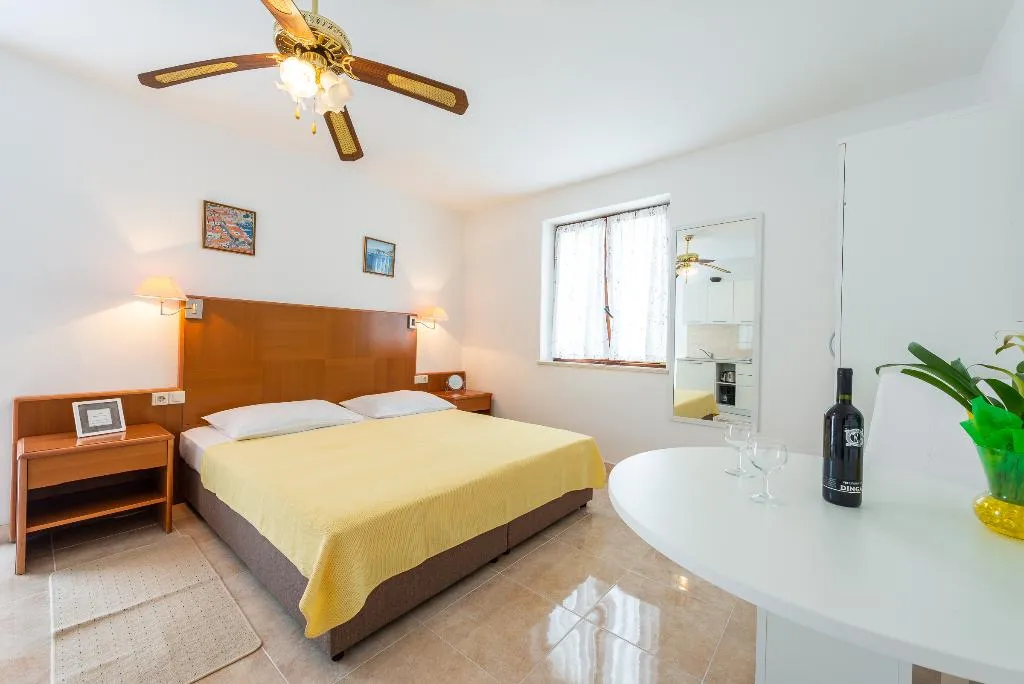 STUDIO SIDE SEA VIEW WITH BALCONY Room, Apartments Matusko, Dubrovnik