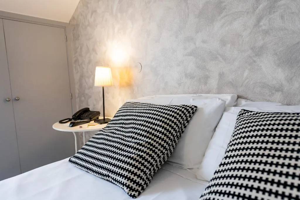 DOUBLE SINGLE USE STANDARD Room, Aparthotel Atenea Calabria, Barcelona