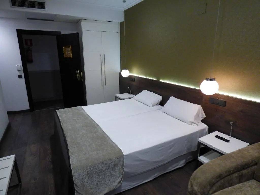 Room, Moderno, Barcelona