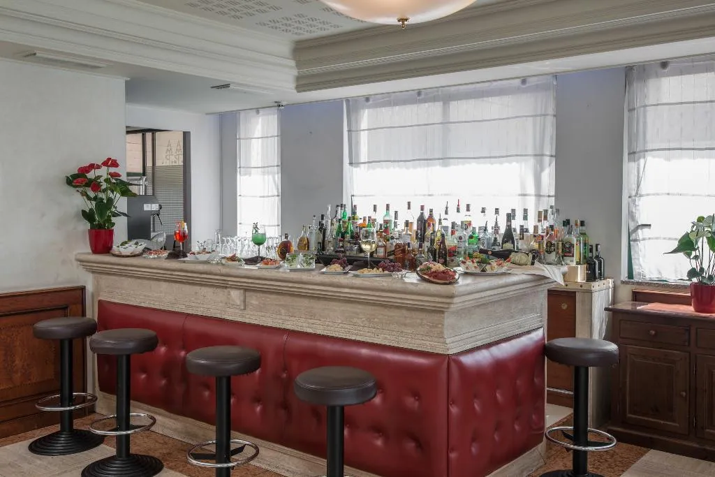 Bar, Just Hotel Saronno, Milan