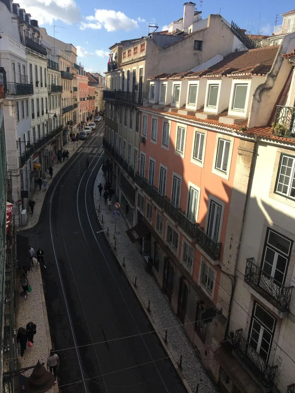 Room, Happy @ Chiado, Lisbon