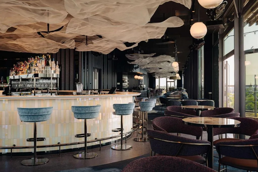 Bar, DoubleTree by Hilton Amsterdam Centraal Station, Amsterdam
