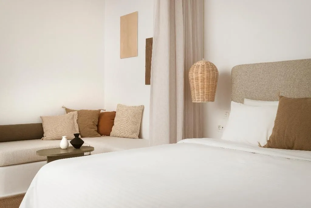 SUITE DELUXE WITH JACUZZI Room, Mykonos Flow - Super Paradise, Mykonos