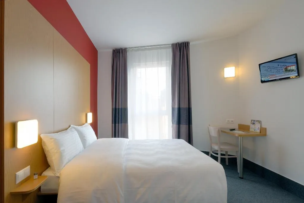 SINGLE STANDARD Room, B&B Hotel Prague City, Prague