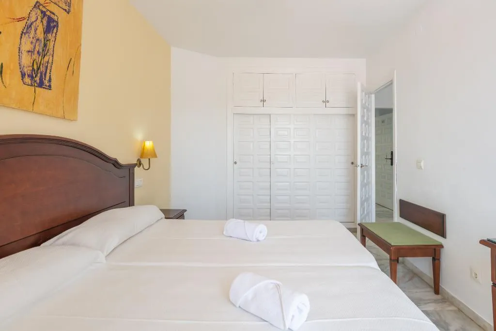APARTMENT SEA VIEW ONE BEDROOM Room, Hotel Playamaro, Costa Del Sol