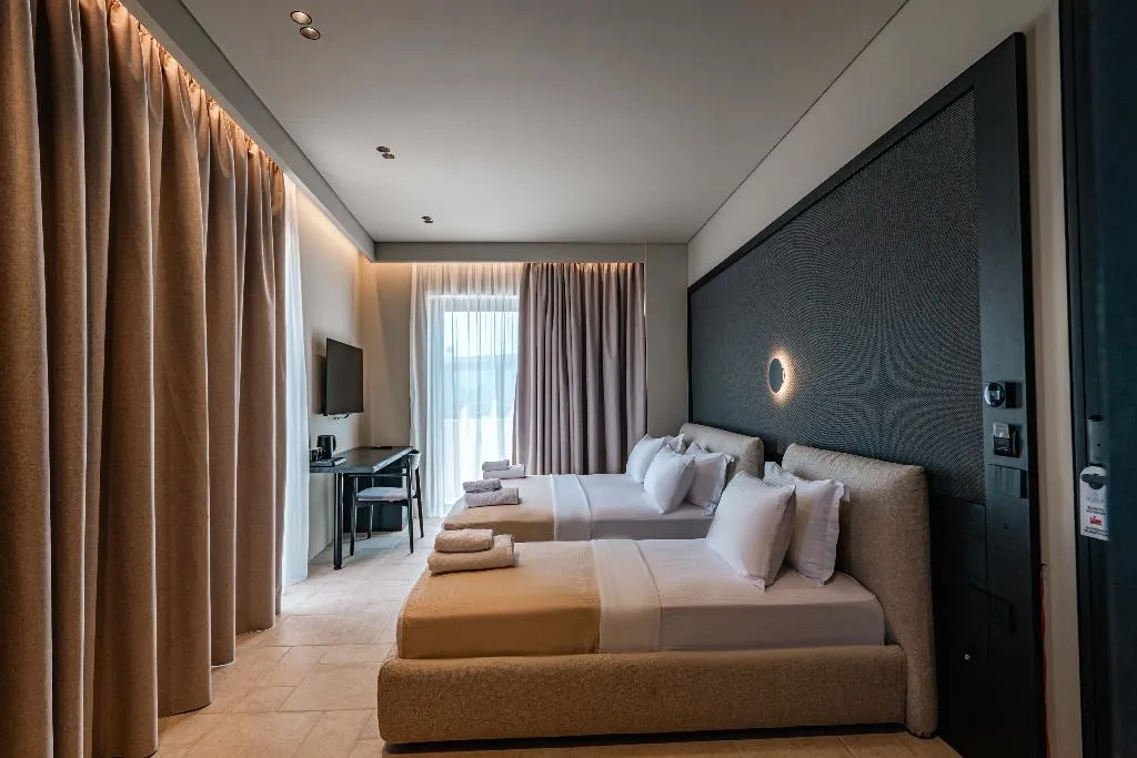 TRIPLE WITH BALCONY Room, Sondor Hotel, Southern Albania