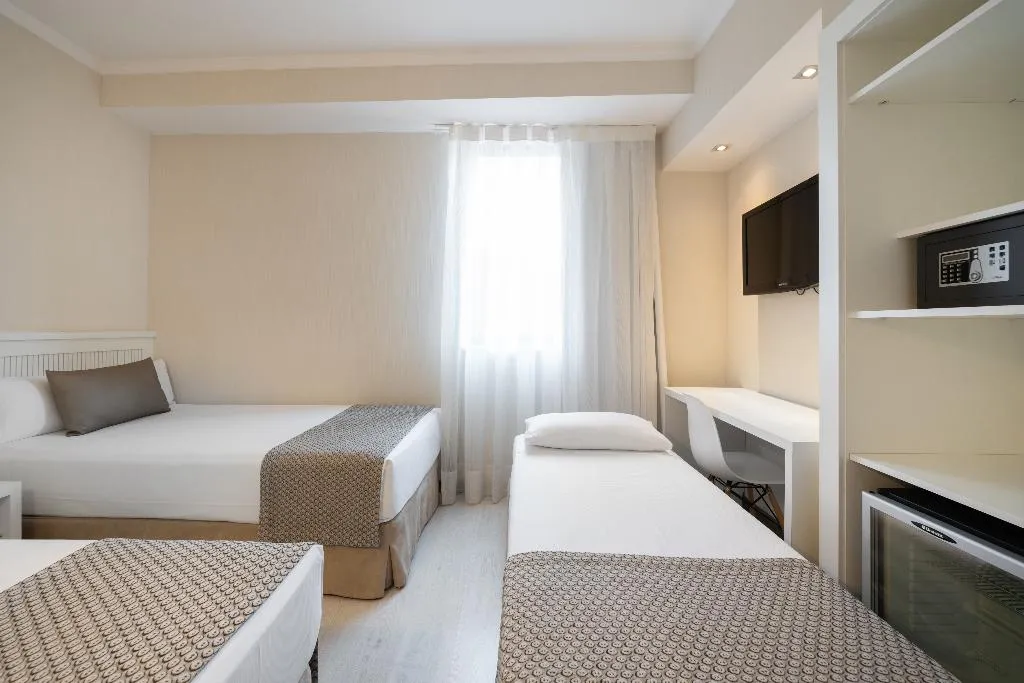 TRIPLE STANDARD Room, Catalonia Roma, Barcelona