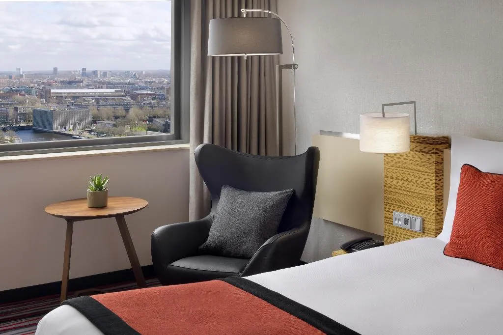 DOUBLE CLASSIC KING BED Room, Movenpick Hotel Amsterdam City Centre, Amsterdam