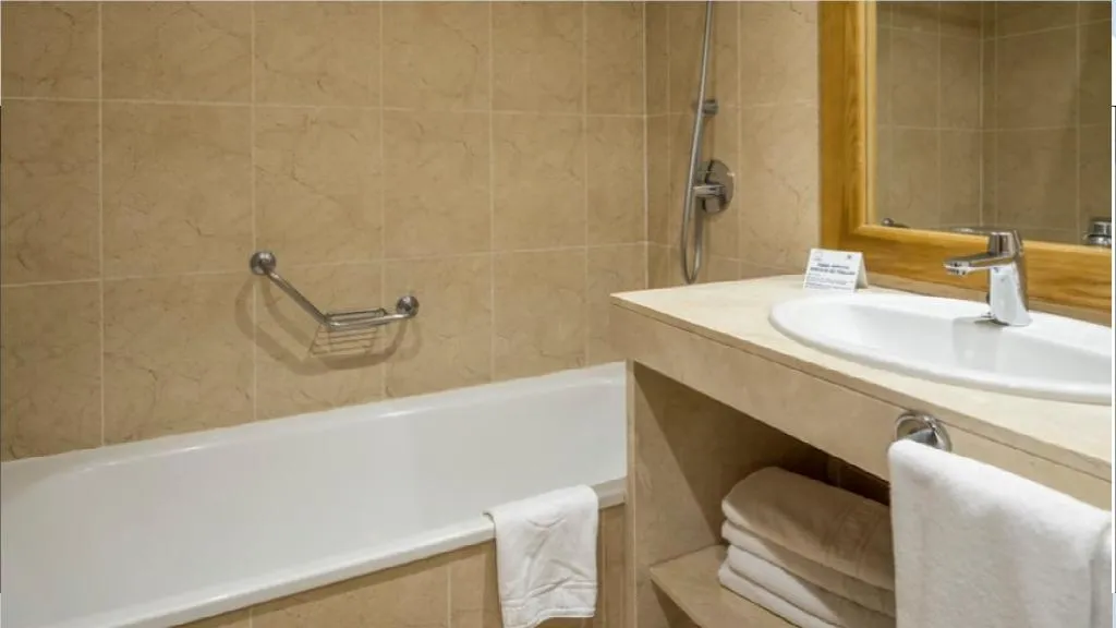 APARTMENT TWO BEDROOMS Room, Ilunion Miramar, Costa Del Sol