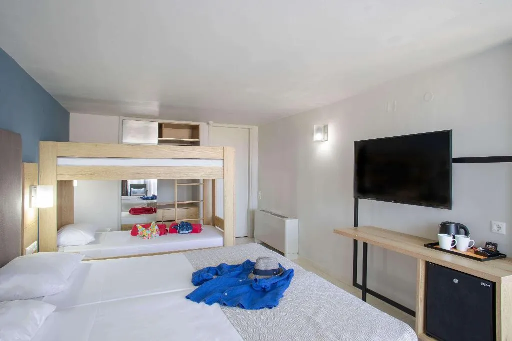 FAMILY ROOM GARDEN VIEW Room, Sol Marina Beach Crete, Crete