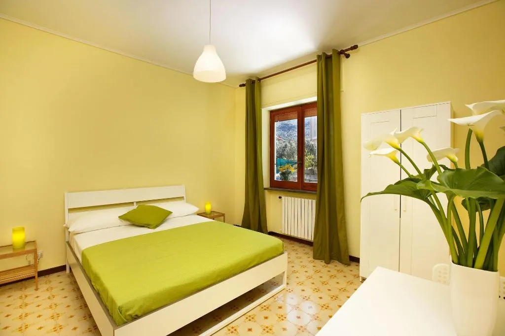 Room, B&b Sorrento Sunshine, Naples