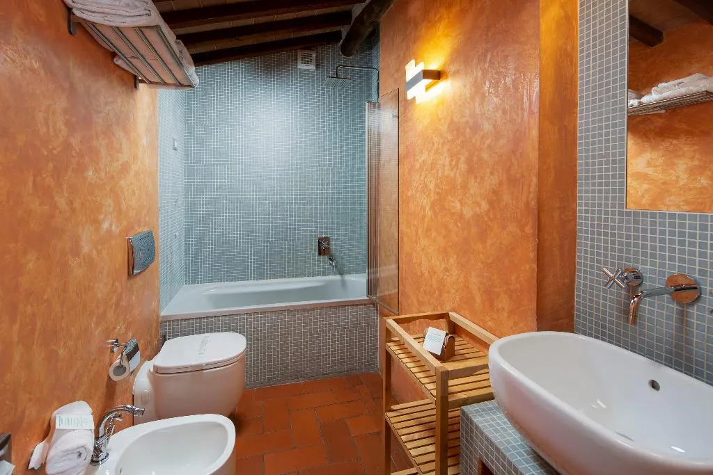 DOUBLE CAPACITY 3 Room, Le Capanne, Florence