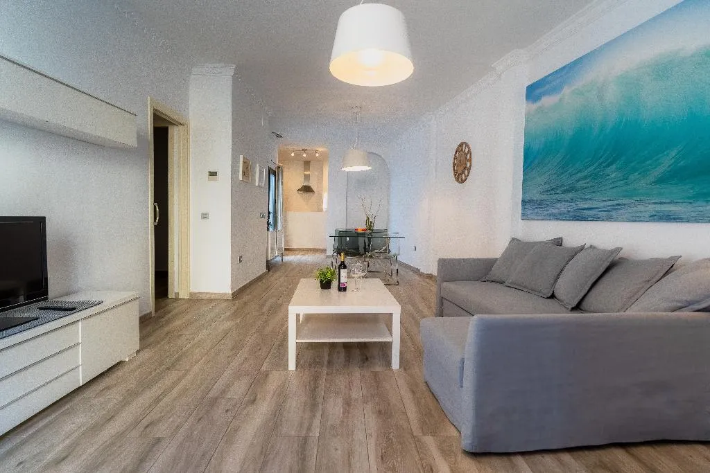 APARTMENT ONE BEDROOM Room, azz Apartamentos Torre de la Plata, Seville