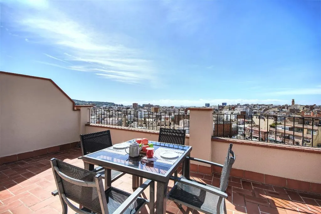 APARTMENT CAPACITY 4 ONE BEDROOM Room, Pierre & Vacances Barcelona Sants, Barcelona