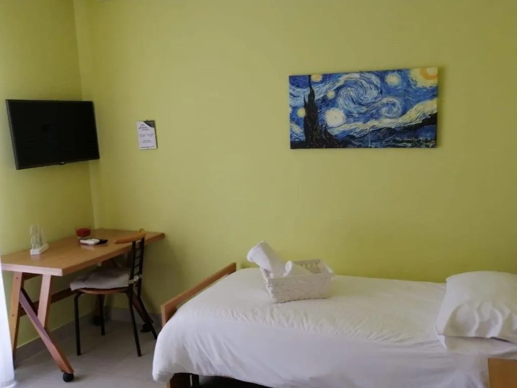 Room, B&B Madonna della Via, Catania