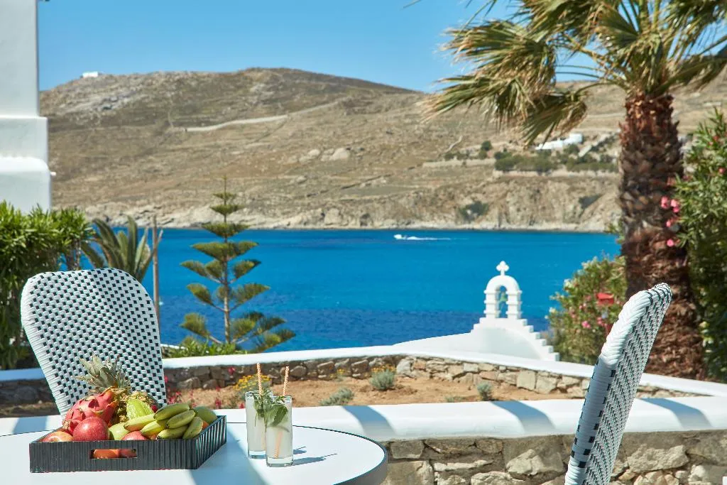 SUITE DELUXE WITH JACUZZI Room, Archipelagos Hotel, Mykonos