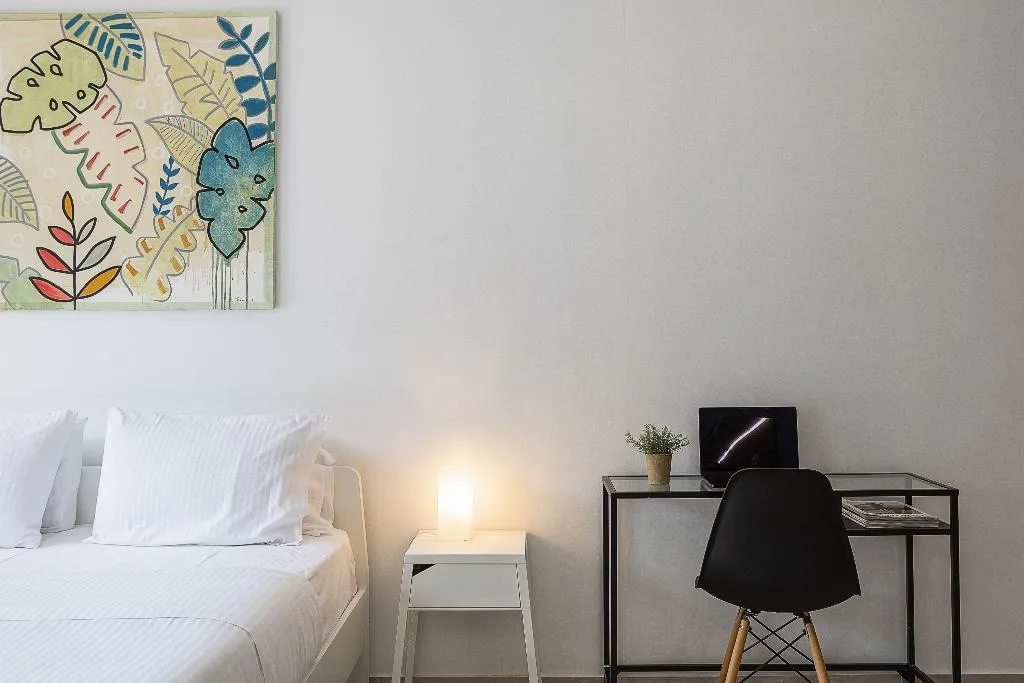 TRIPLE WITH TERRACE Room, Omnia Pagrati Apartments, Athens