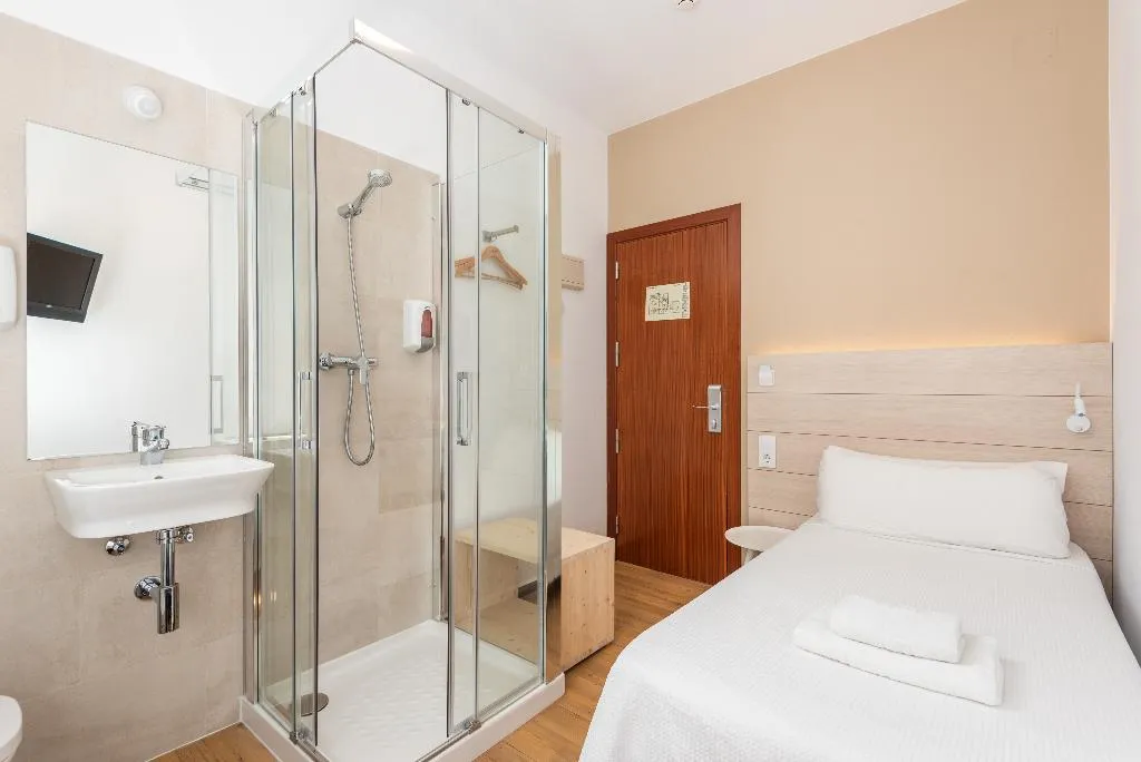 SINGLE STANDARD Room, Hostal JUME - URBAN ROOMS, Menorca