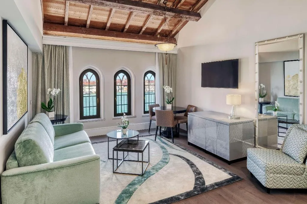 SUITE EXECUTIVE KING BED Room, Hilton Molino Stucky Venice, Venice