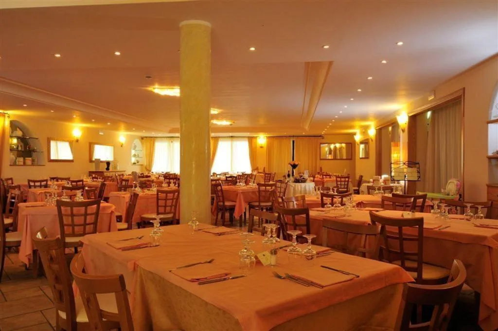 Restaurant, Baia Del Porto, Olbia