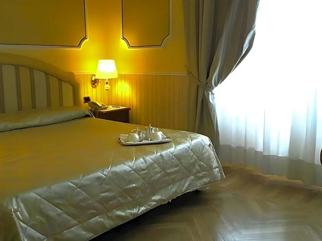 Double or Twin STANDARD Room, Andreola Central Hotel, Milan