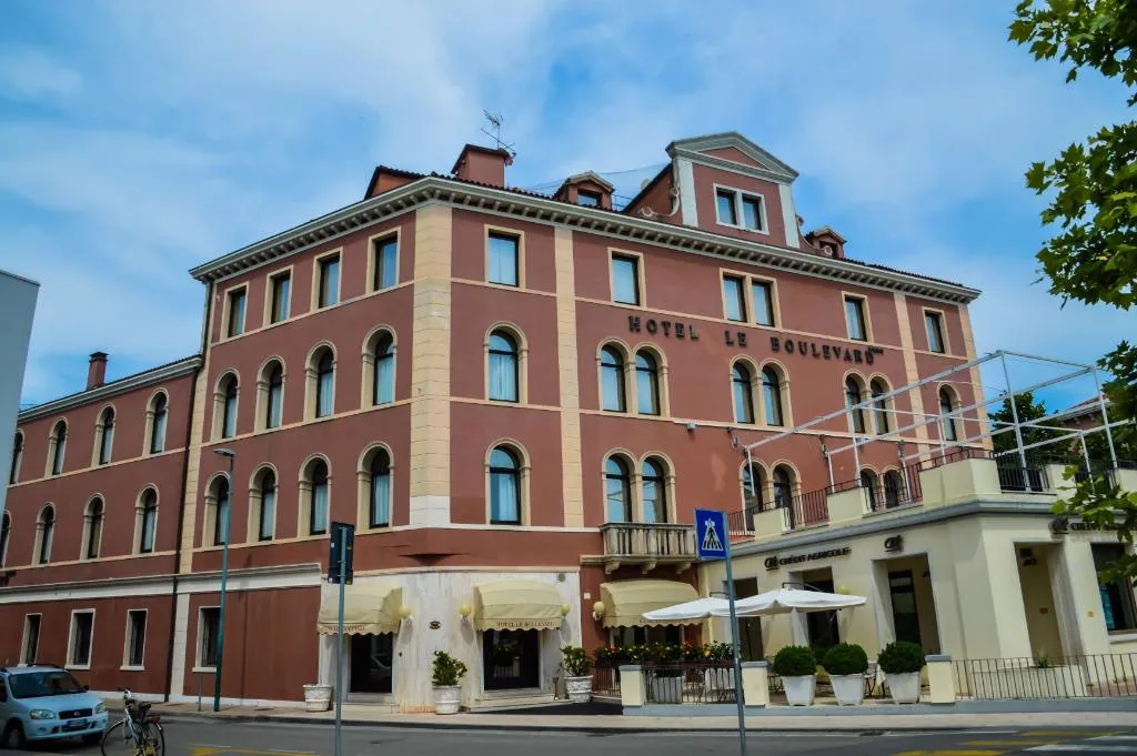 General view, Le Boulevard, Venice