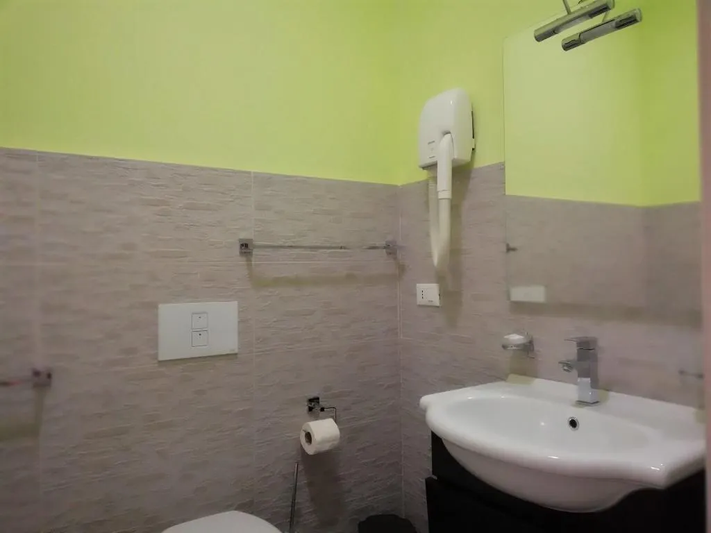 Room, La Roccia Bianca B&B, Catania