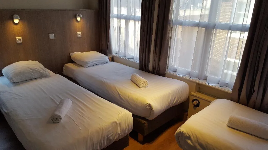 TRIPLE STANDARD Room, Hotel Old Quarter, Amsterdam