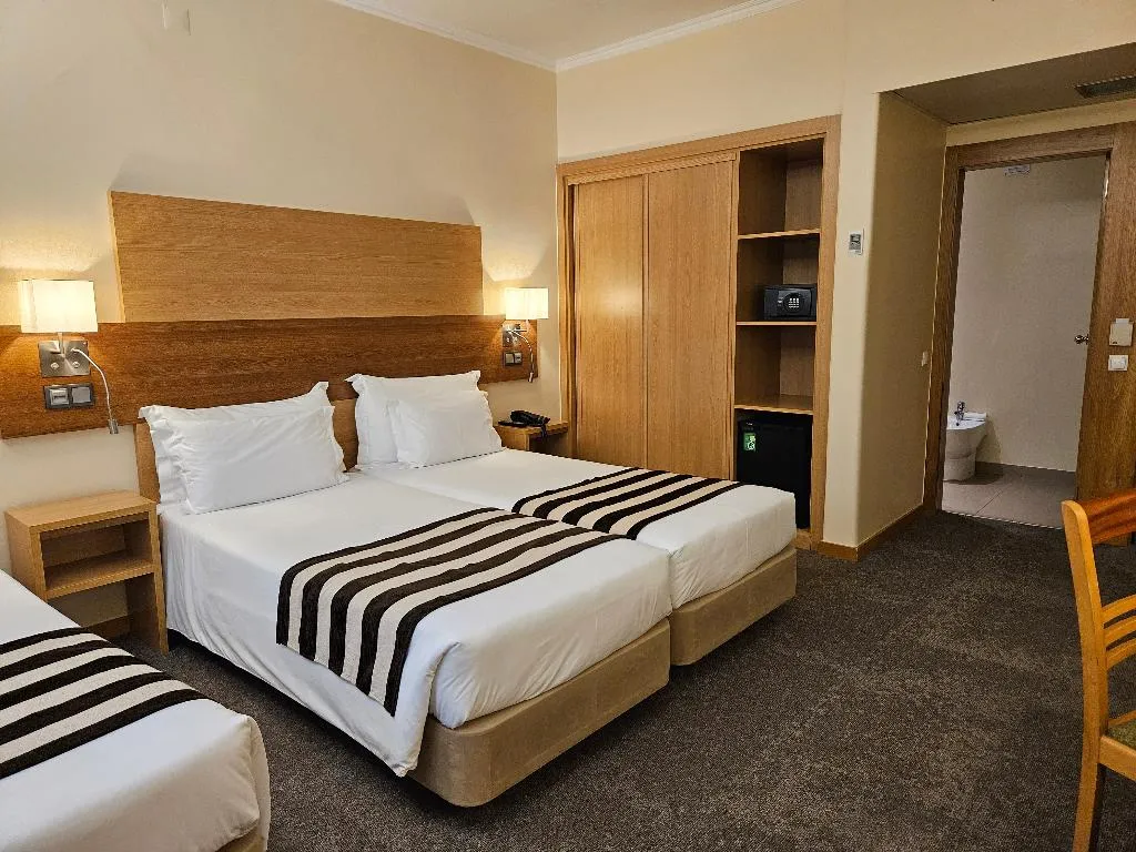 TWIN CAPACITY 3 Room, Hotel Principe Lisboa, Lisbon