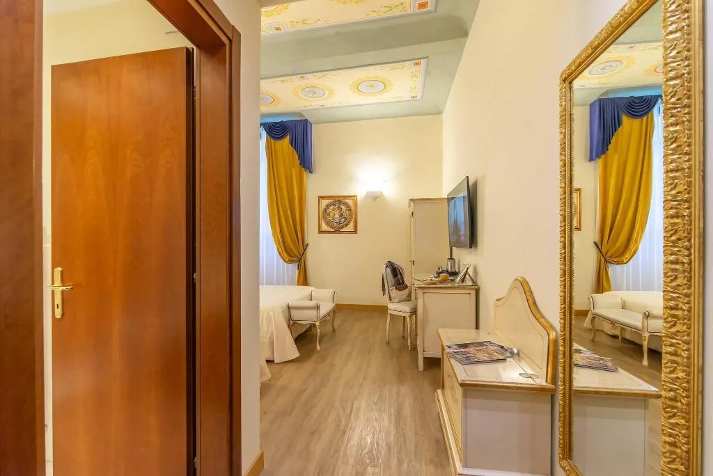 TRIPLE STANDARD Room, Porta Faenza, Florence