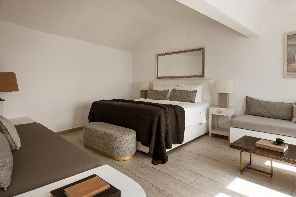 JUNIOR SUITE STANDARD Room, Aqua Luxury Suites, Santorini