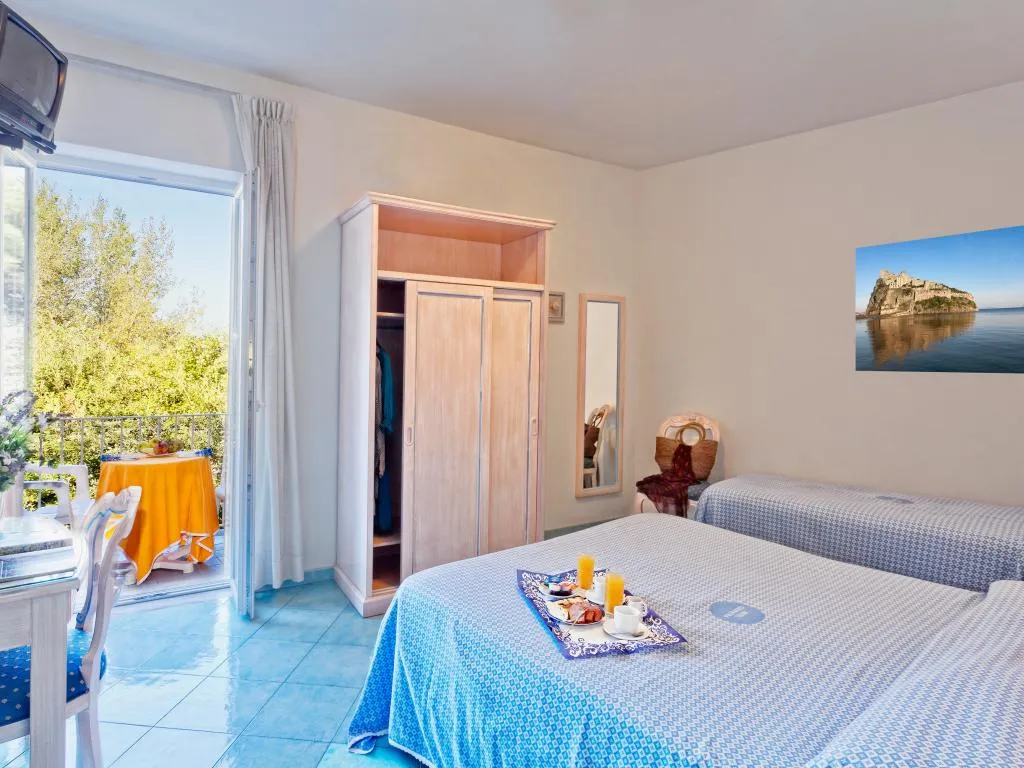 Room, Hotel Cleopatra, Naples