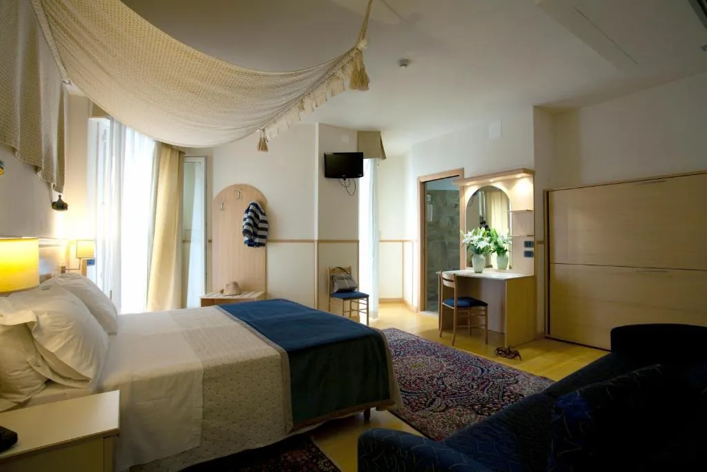 JUNIOR SUITE STANDARD Room, Hotels Vidi Miramare & Delfino, Venice