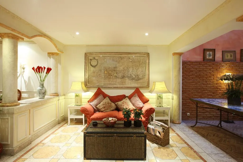 Lobby, As Janelas Verdes, Lisbon