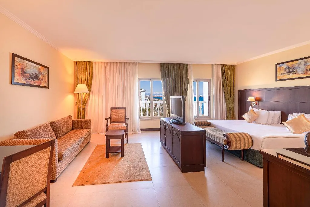 JUNIOR SUITE SIDE SEA VIEW Room, Crowne Plaza Antalya, Antalya