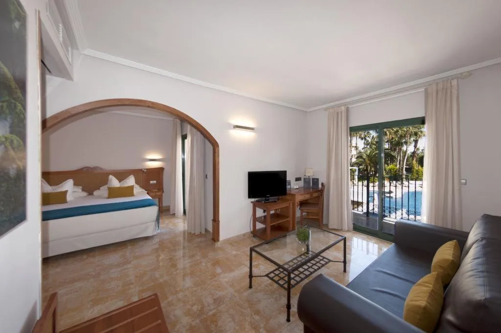 JUNIOR SUITE CAPACITY 3 Room, Hotel La Laguna Spa & Golf, Costa Blanca