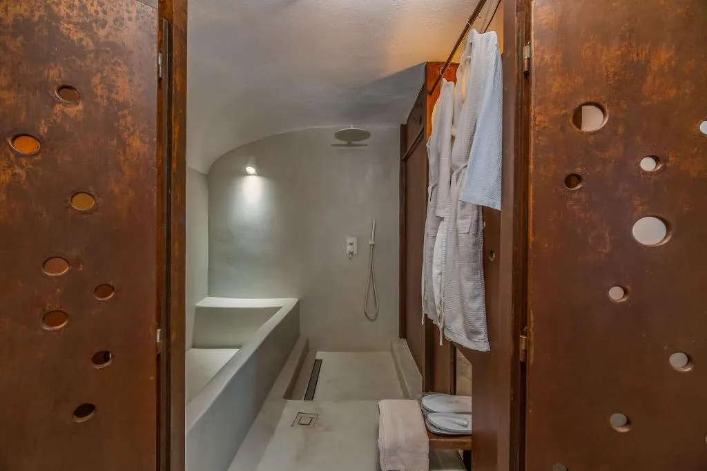 Room, Solstice Luxury Suites, Santorini