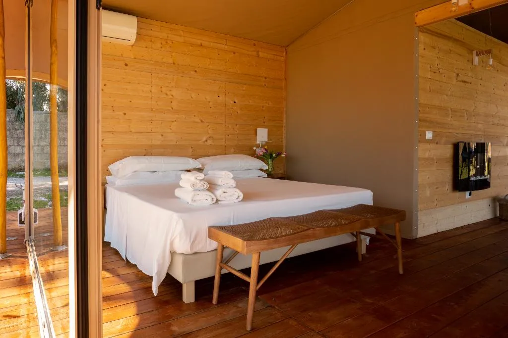 Tent SUPERIOR LAKE VIEW Room, Nabi Resort Glamping & Spa, Naples