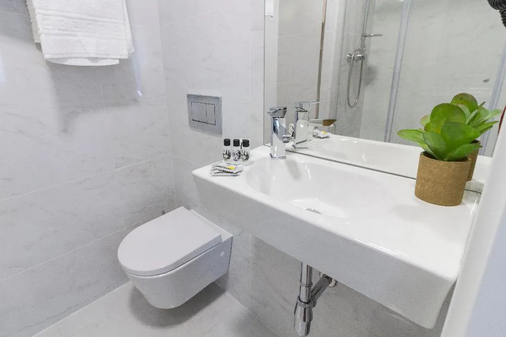 Double or Twin STANDARD Room, Bairro Alto Suites, Lisbon
