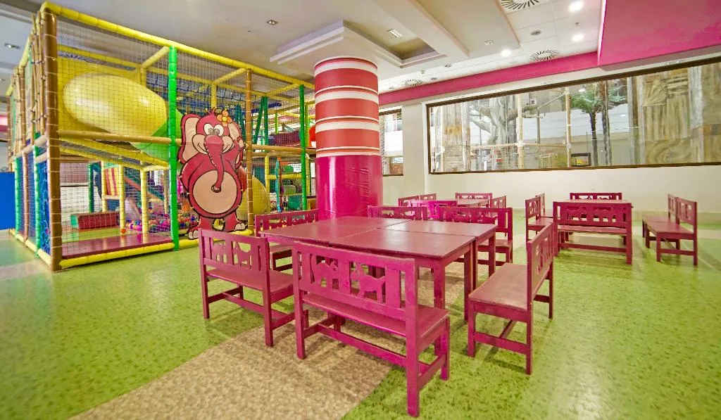Sports and Entertainment, Holiday World POLYNESIA Affiliated by Melia, Costa Del Sol