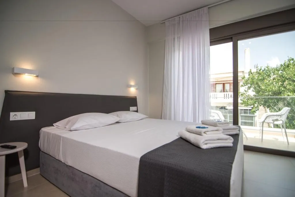 Room, Blue Horizon, Crete