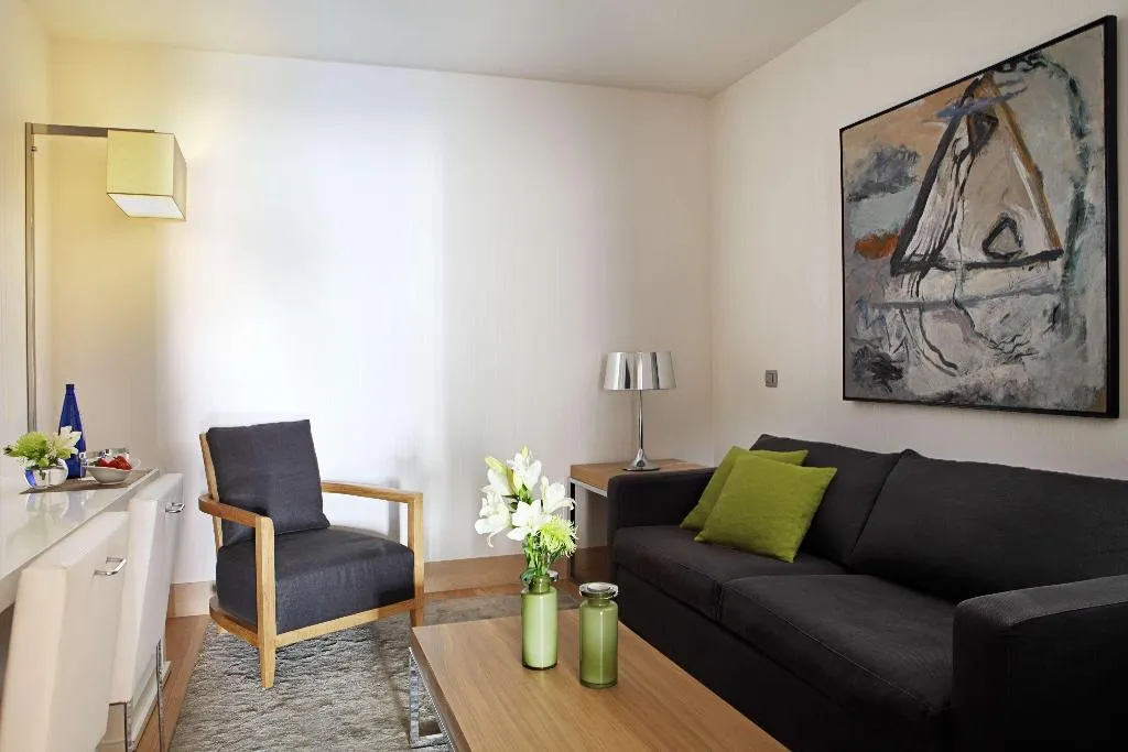 Room, Madrid Príncipe de Vergara, Madrid