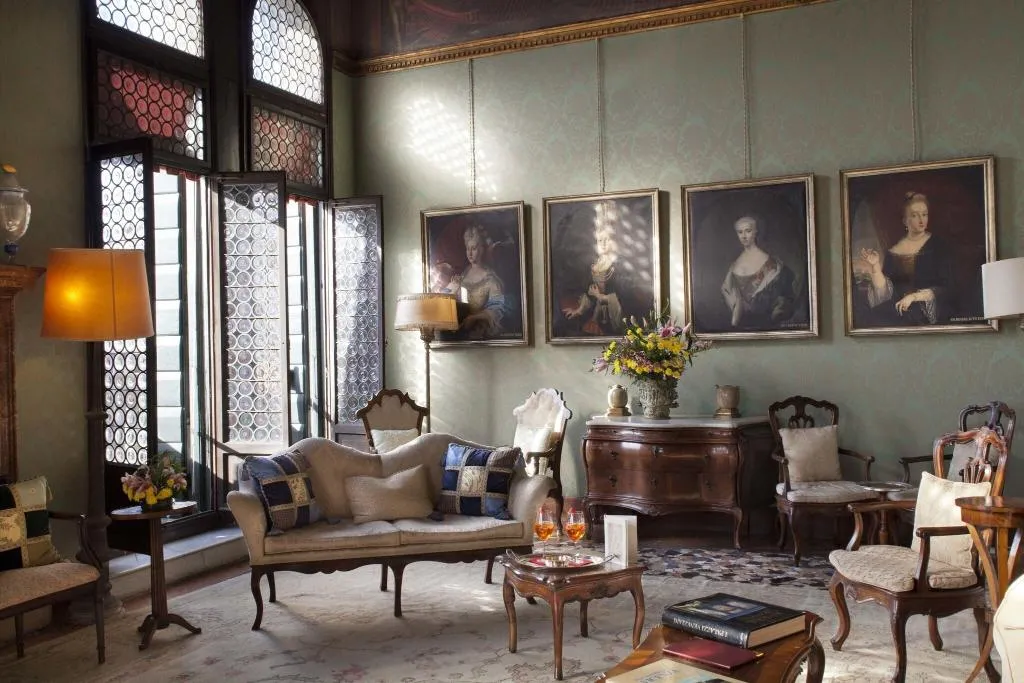 Lobby, Palazzetto Pisani, Venice